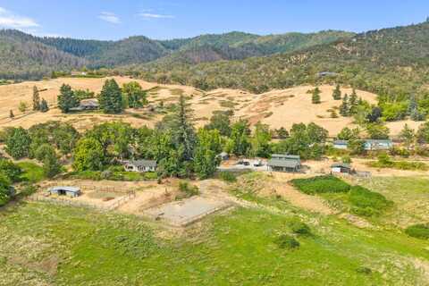 6577 Adams Road, Talent, OR 97540