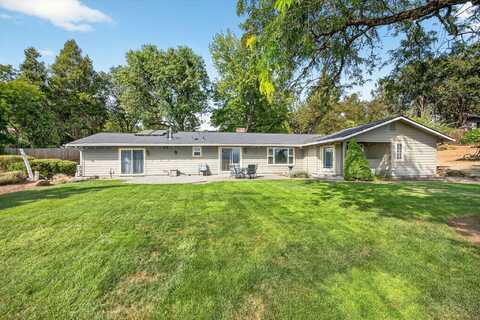 1773 Alta Vista Road, Eagle Point, OR 97524