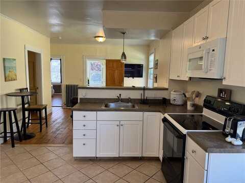 9 Ann Street, Newport, RI 02840