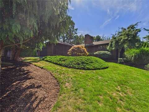 2 VALLEY VIEW Drive, Johnston, RI 02919