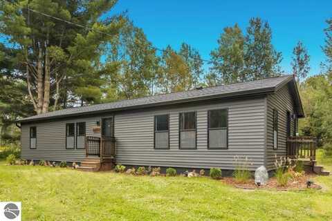 6699 Alden Highway, Bellaire, MI 49615