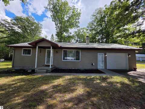 6717 Wickert Road, Hale, MI 48739