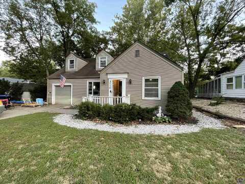 3115 SW 20th ST, Topeka, KS 66604