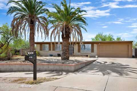 9716 E Hollow Place, Tucson, AZ 85748