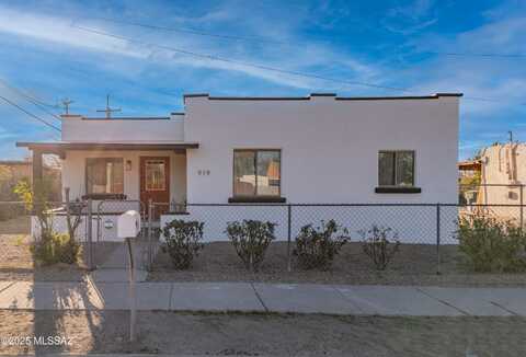 919 N Cuesta Avenue, Tucson, AZ 85745