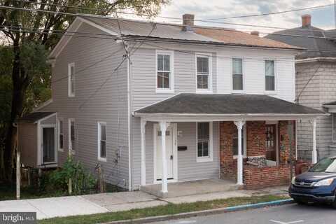 130 E JOHN STREET, MARTINSBURG, WV 25401