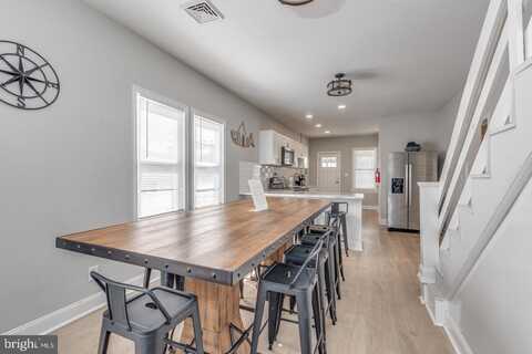 222 E BURK AVENUE, WILDWOOD, NJ 08260