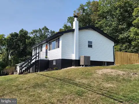 888 KNOBLEY ROAD, RIDGELEY, WV 26753