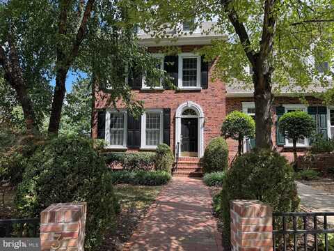 37 COMMANDERS DRIVE, WASHINGTON CROSSING, PA 18977