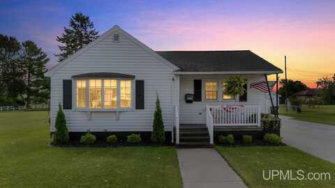 2125 S 5th, Escanaba, MI 49829