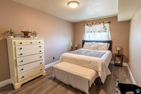 5660 S MEADOW, South Ogden, UT 84403