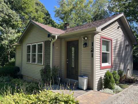 121 Woody Way, Oakwood Hills, IL 60013