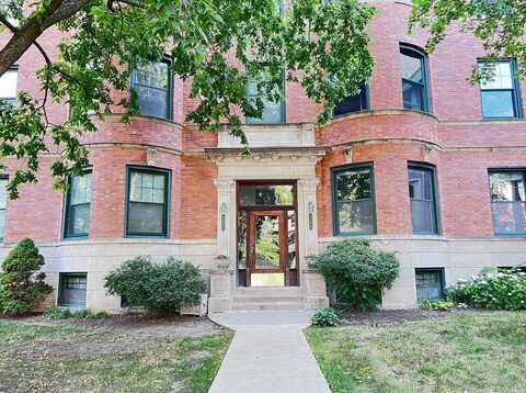 4651 N. Dover Street, Chicago, IL 60640