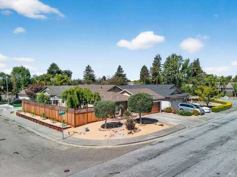 204 Prince Albert Court, Petaluma, CA 94954