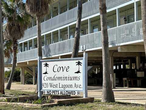 920 W Lagoon Avenue, Gulf Shores, AL 36542