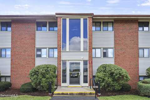 189 Stratton Rd, Williamstown, MA 01267
