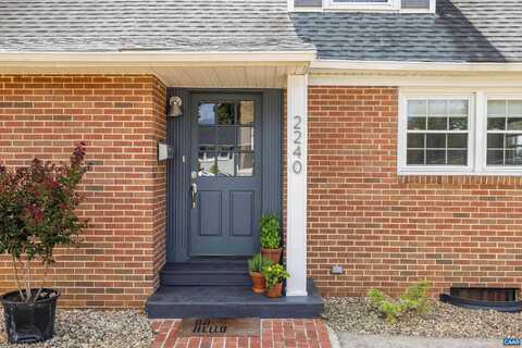 2240 BELVUE RD, WAYNESBORO, VA 22980