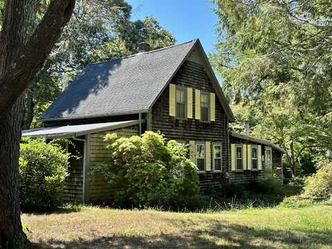 1044 Old Falmouth Road, Marstons Mills, MA 02648