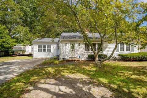 4 Raymond Avenue, South Yarmouth, MA 02664