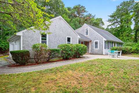 17 Nottingham Drive, Yarmouth Port, MA 02675