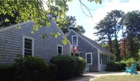17 Nottingham Drive, Yarmouth Port, MA 02675