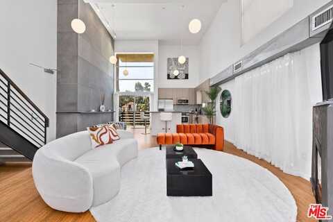 7062 Hawthorn Ave, Los Angeles, CA 90028