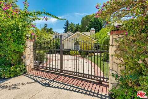 17040 Rancho St, Encino, CA 91316