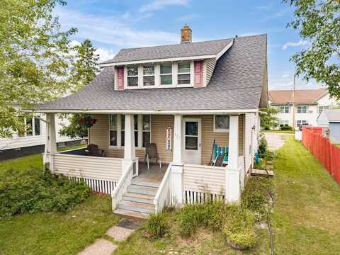 427 12th Ave, Two Harbors, MN 55616