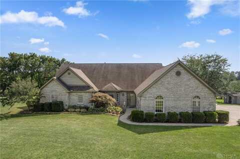 679 S Alpha Bellbrook Road, Sugarcreek Township, OH 45305