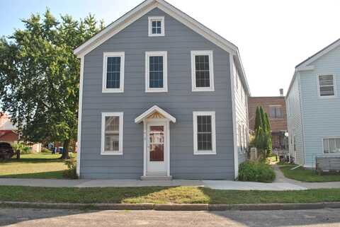 419 S 1st, Guttenberg, IA 52052