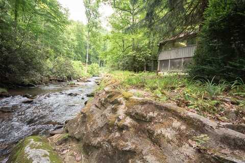 8242 Highlands Road, Highlands, NC 28741
