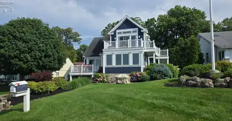 4748 E Cliff Road, Port Clinton, OH 43452