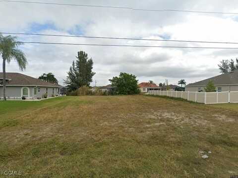 2127 SW 8th Court, Cape Coral, FL 33991