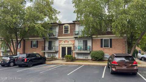 101 Algiers Ct, Louisville, KY 40218