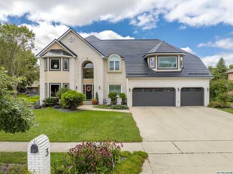 3 Deer Creek Ct, MASON CITY, IA 50401