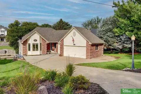 8883 Verdon Circle, Plattsmouth, NE 68048