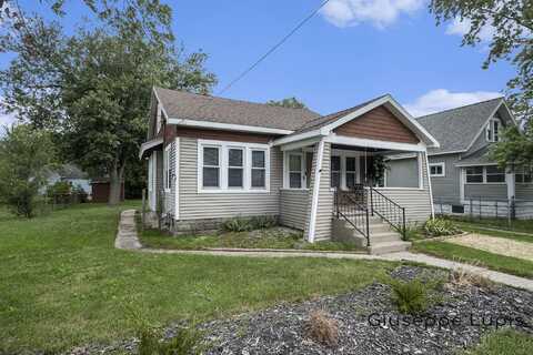 1082 E Apple Avenue, Muskegon, MI 49442