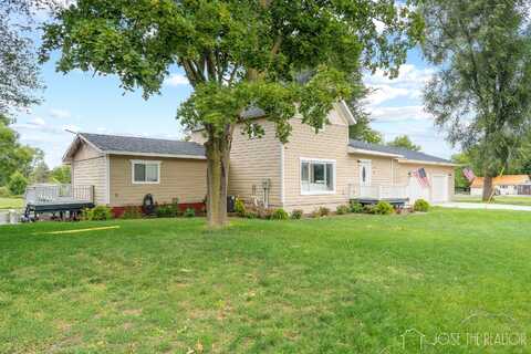 225 N West Street, Carson City, MI 48811