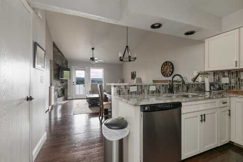 429 E Chinquapin Circle, Branson, MO 65616
