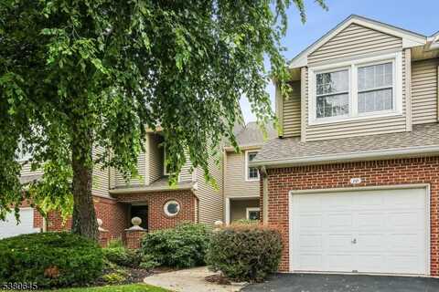 10 Conklin Ct, Roseland, NJ 07068