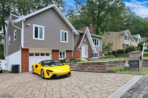 11 Idalroy Trl, Hopatcong, NJ 07843
