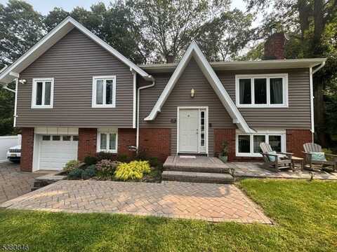 11 Idalroy Trl, Hopatcong, NJ 07843