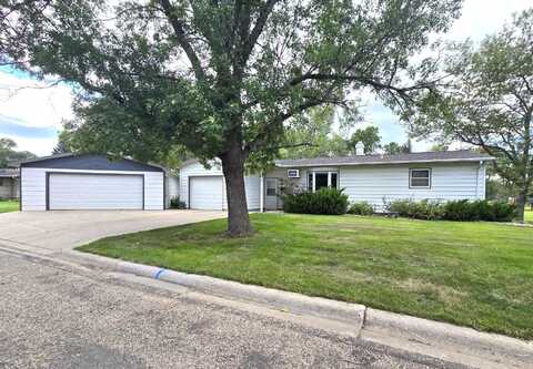 210 W 8th St, Miller, SD 57362