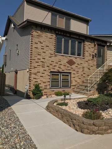 52 2ND AVE, Secaucus, NJ 07094