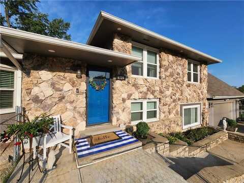6720 NW Kerns Drive, Other, MO 64152