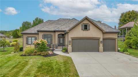 6310 Edgewater Drive, Parkville, MO 64152