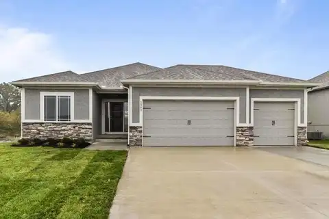 27601 E 128th Court, Lees Summit, MO 64086