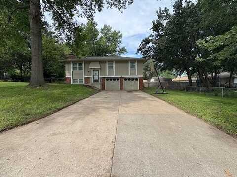 404 SW Keystone Court, Blue Springs, MO 64014