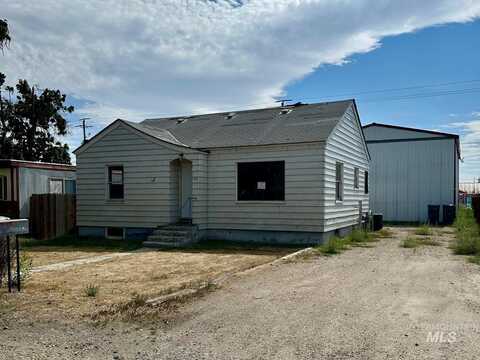 114 E Montana Ave, Homedale, ID 83628