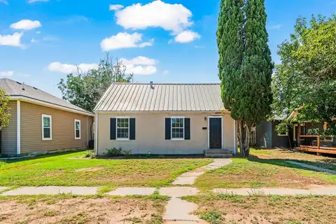 515 W Garza Street, Slaton, TX 79364